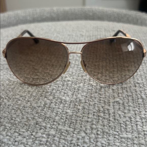 Set of 4 Women's Sunglasses in Black, Brown, and Blue - various brands. - Picture 4 of 12